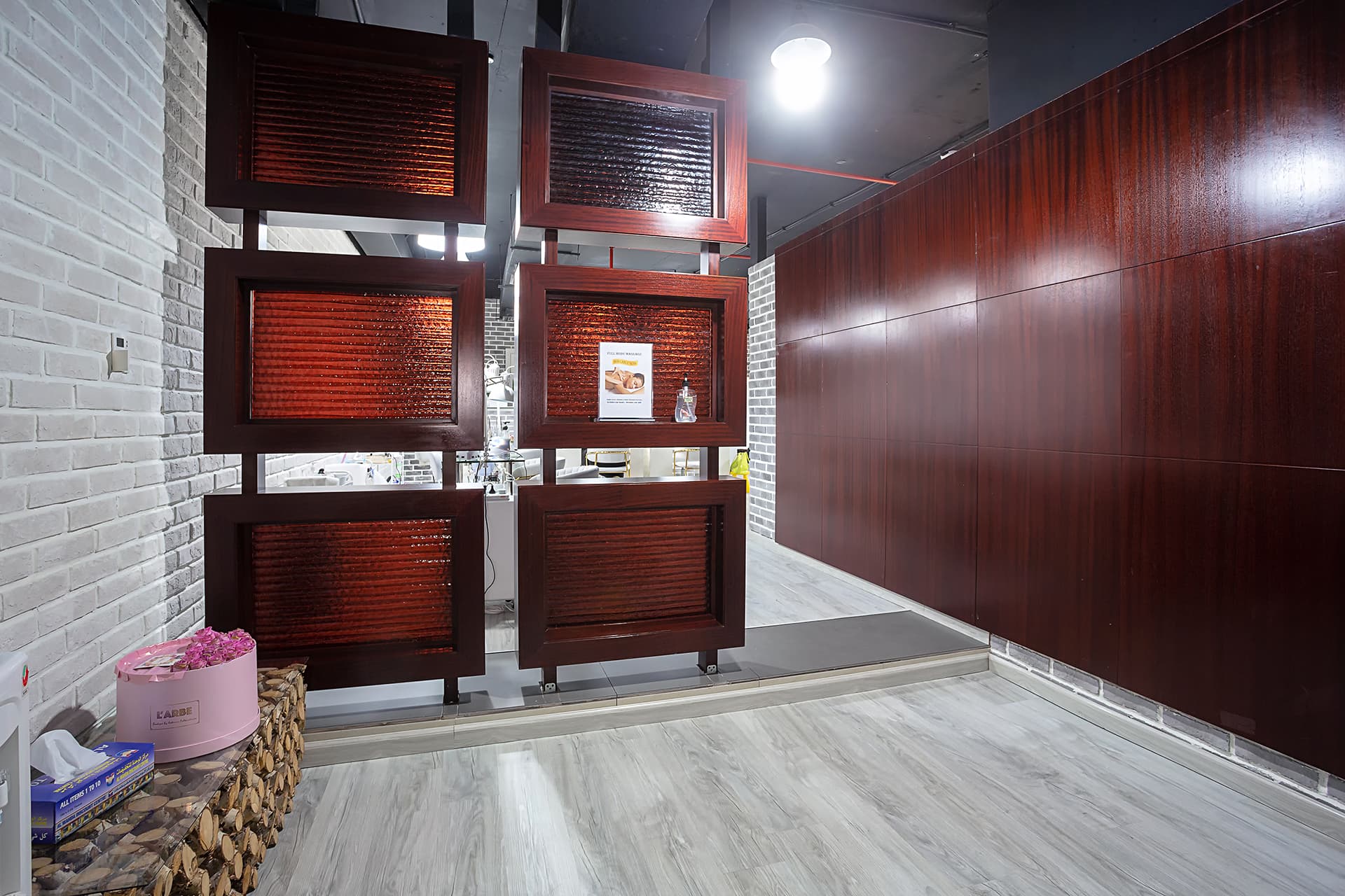 Custom salon divider