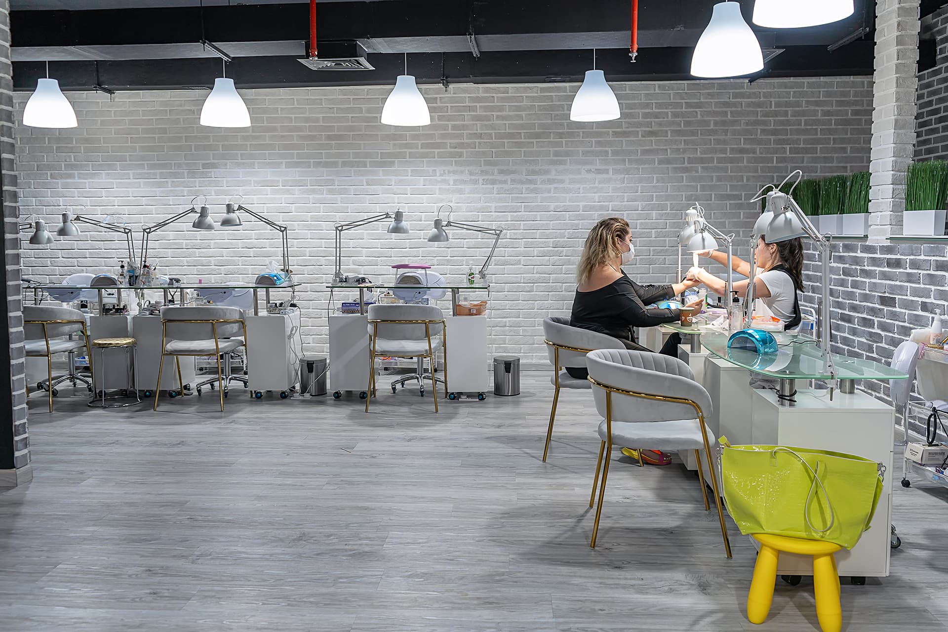 Hair salon wide angle